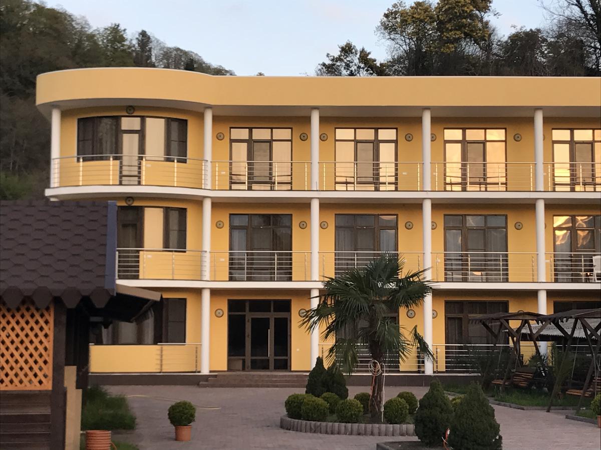Hotel Danelyan Пицунда Екстериор снимка